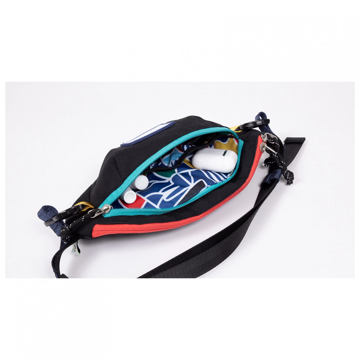 Doughnut Seattle Lucas Beaufort Bumbag - Hip Bag 8 Doughnut Seattle Lucas Beaufort Bumbag - Hip Bag - Image 6