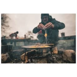 Robens Bighorn 3 Legged Pan - Skillet -Camping Discount Store robens bighorn 3 legged pan skillet detail 4